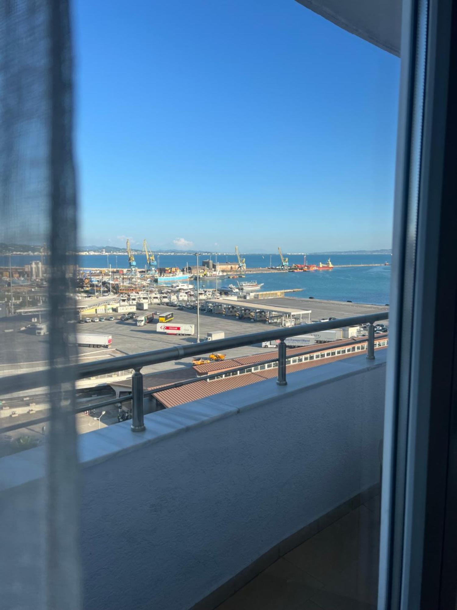 Port View Apartment 2 Дуррес Экстерьер фото